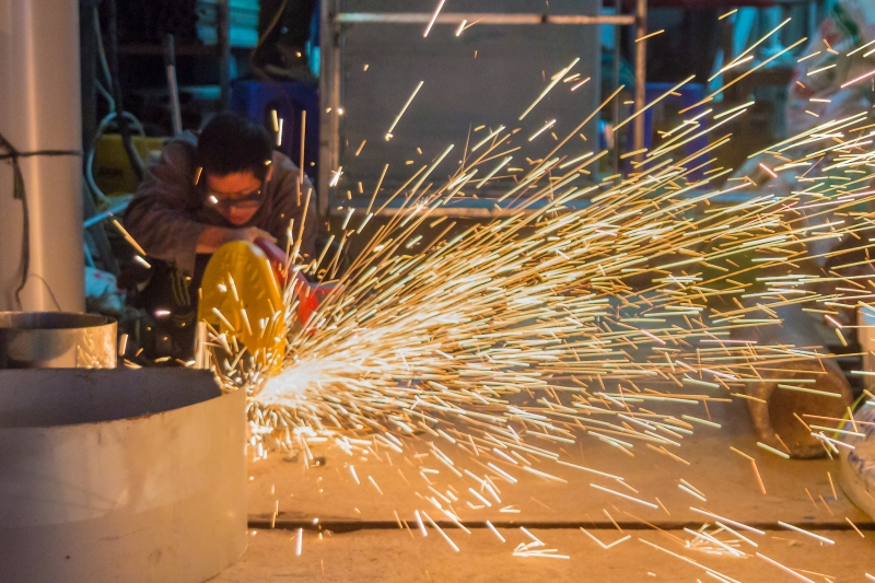 coiffure-MOUGINS-min_work-man-workshop-steel-equipment-metal-496138-pxhere.com